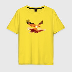 Футболка оверсайз мужская Летящий орел и пейзаж с эффектом двойной экспозици, цвет: желтый