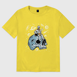 Мужская футболка оверсайз Космонавт сидит на черепе