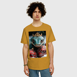 Футболка оверсайз мужская Новогодняя змея королева, цвет: горчичный — фото 2