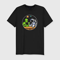 Мужская slim-футболка Армрестлинг пришелец против космонавта