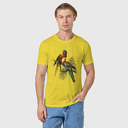 Футболка хлопковая мужская Тропические попугаи, цвет: желтый — фото 2