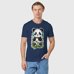 Футболка хлопковая мужская Медвежонок панды в наушниках, цвет: тёмно-синий — фото 2