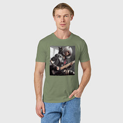 Футболка хлопковая мужская Девчонка рок гитарист с чёрным котом, цвет: авокадо — фото 2