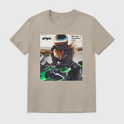 Футболка хлопковая мужская Девушка на мотоцикле Kawasaki ninja- память, цвет: миндальный