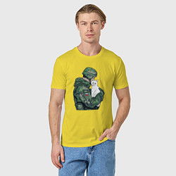 Футболка хлопковая мужская Русский солдат с белой кошечкой, цвет: желтый — фото 2