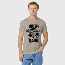 Футболка хлопковая мужская Drum n Bass: More Bass, цвет: миндальный — фото 2