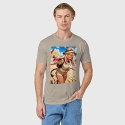 Футболка хлопковая мужская Девушка-археолог исследователь пирамид, цвет: миндальный — фото 2