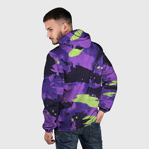 Мужская ветровка Герб РФ на фиолетовом камуфляже / 3D-Черный – фото 4