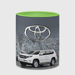 Кружка 3D Toyota Land Cruiser на фоне скалы, цвет: 3D-белый + светло-зеленый — фото 2