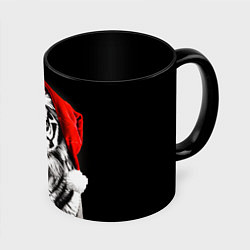 Кружка 3D Тигр в красном колпаке Деда Мороза, цвет: 3D-белый + черный