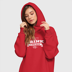 Женское худи-платье Пей холодное пиво, цвет: красный — фото 2