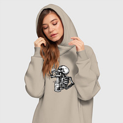 Женское худи-платье Пивной скелетик, цвет: миндальный — фото 2