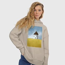 Толстовка оверсайз женская Ветряная мельница в поле, цвет: миндальный — фото 2