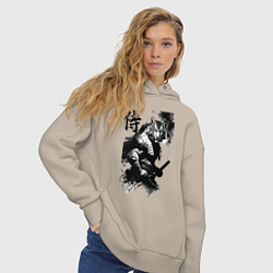 Толстовка оверсайз женская Tiger samurai - hieroglyph - art, цвет: миндальный — фото 2