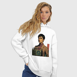 Толстовка оверсайз женская Брюнетка и радиоприемник ретрофутуризм поп-арт 197, цвет: белый — фото 2