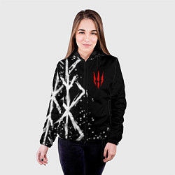 Куртка с капюшоном женская Ведьмак - белые руны, цвет: 3D-черный — фото 2