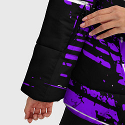 Куртка зимняя женская Diagonal black and white stripes on a purple backg, цвет: 3D-черный — фото 2