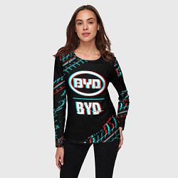 Лонгслив женский Значок BYD в стиле glitch на темном фоне, цвет: 3D-принт — фото 2