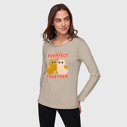 Лонгслив хлопковый женский We are purrrfect together, цвет: миндальный — фото 2