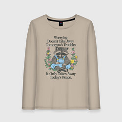 Лонгслив хлопковый женский Спокойный Енот, цвет: миндальный