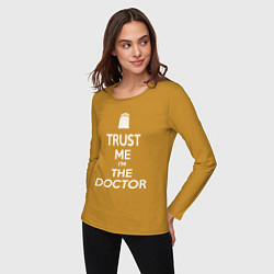 Лонгслив хлопковый женский Trust me Im the doctor, цвет: горчичный — фото 2