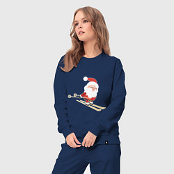 Костюм хлопковый женский Дед Мороз на лыжах, цвет: тёмно-синий — фото 2