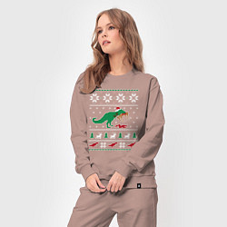 Костюм хлопковый женский Новогодний тирекс - ugly sweater, цвет: пыльно-розовый — фото 2