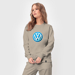 Костюм хлопковый женский Volkswagen logo blue, цвет: миндальный — фото 2