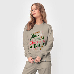 Костюм хлопковый женский Новогодняя атмосфера rockin around the christmas t, цвет: миндальный — фото 2