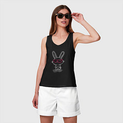 Майка женская хлопок Кролик в розовых очках, цвет: черный — фото 2