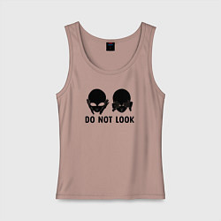 Майка женская хлопок Черный пришелец - do not look, цвет: пыльно-розовый