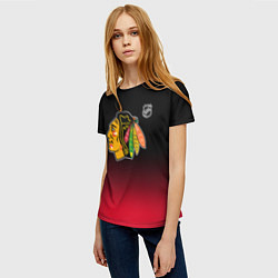 Футболка женская Чикаго Блэкхокс - градиент, цвет: 3D-принт — фото 2