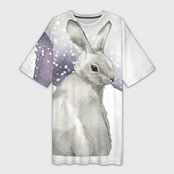 Женская длинная футболка Милый кролик на снегу