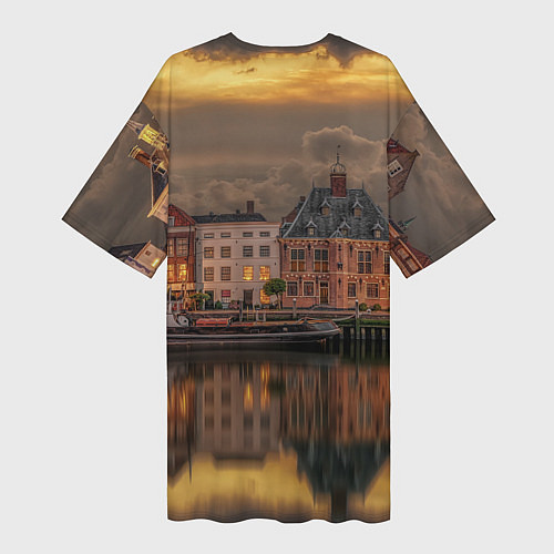 Женская длинная футболка Мирный город на воде и тучи / 3D-принт – фото 2