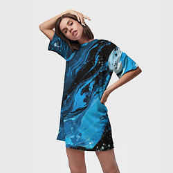 Футболка женская длинная Черно-синяя абстракция геометрическая, цвет: 3D-принт — фото 2