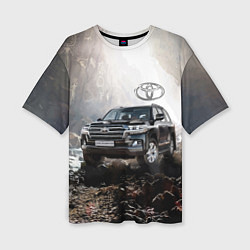 Женская футболка оверсайз Toyota Land Cruiser 200 в пещере со скальными рису
