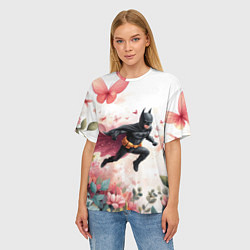 Футболка оверсайз женская Бэтмен прыгает над цветами и бабочками, цвет: 3D-принт — фото 2