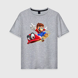 Женская футболка оверсайз Марио бросает бейсболку