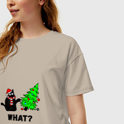 Футболка оверсайз женская Кот роняет елку, цвет: миндальный — фото 2