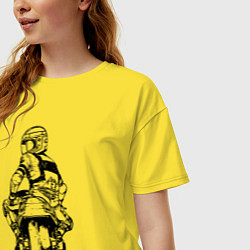 Футболка оверсайз женская Крутой мотоциклист, цвет: желтый — фото 2