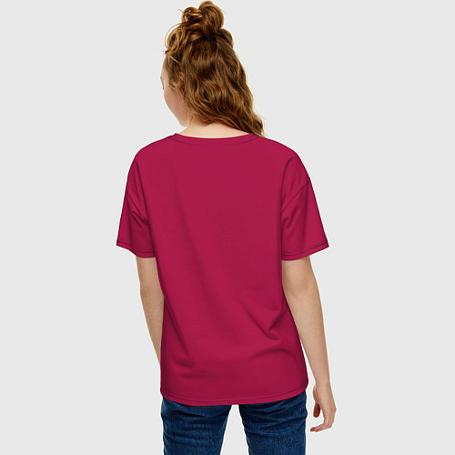 Женская футболка оверсайз Зайчонок с бумажным корабликом / Маджента – фото 4
