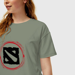 Футболка оверсайз женская Символ Dota и красная краска вокруг, цвет: авокадо — фото 2