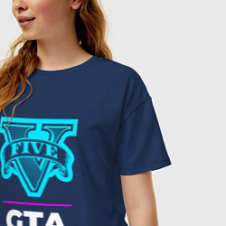 Футболка оверсайз женская Символ GTA в неоновых цветах, цвет: тёмно-синий — фото 2