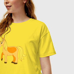 Футболка оверсайз женская Золотая лошадка, цвет: желтый — фото 2