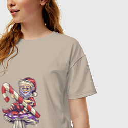 Футболка оверсайз женская Санта и грибок, цвет: миндальный — фото 2