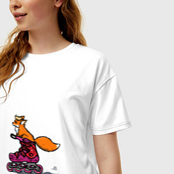 Футболка оверсайз женская Лисёнок на роликах, цвет: белый — фото 2