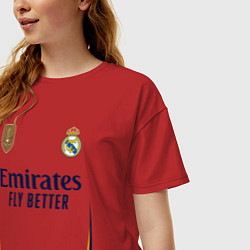 Футболка оверсайз женская Винисиус Жуниор ФК Реал Мадрид форма 2324 домашняя, цвет: красный — фото 2
