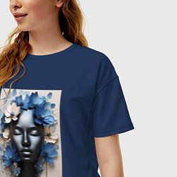Футболка оверсайз женская Манекен в синих и бежевых цветах - нейросеть, цвет: тёмно-синий — фото 2