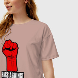 Футболка оверсайз женская Rage against the machine - fist, цвет: пыльно-розовый — фото 2