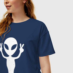 Футболка оверсайз женская Peace alien, цвет: тёмно-синий — фото 2
